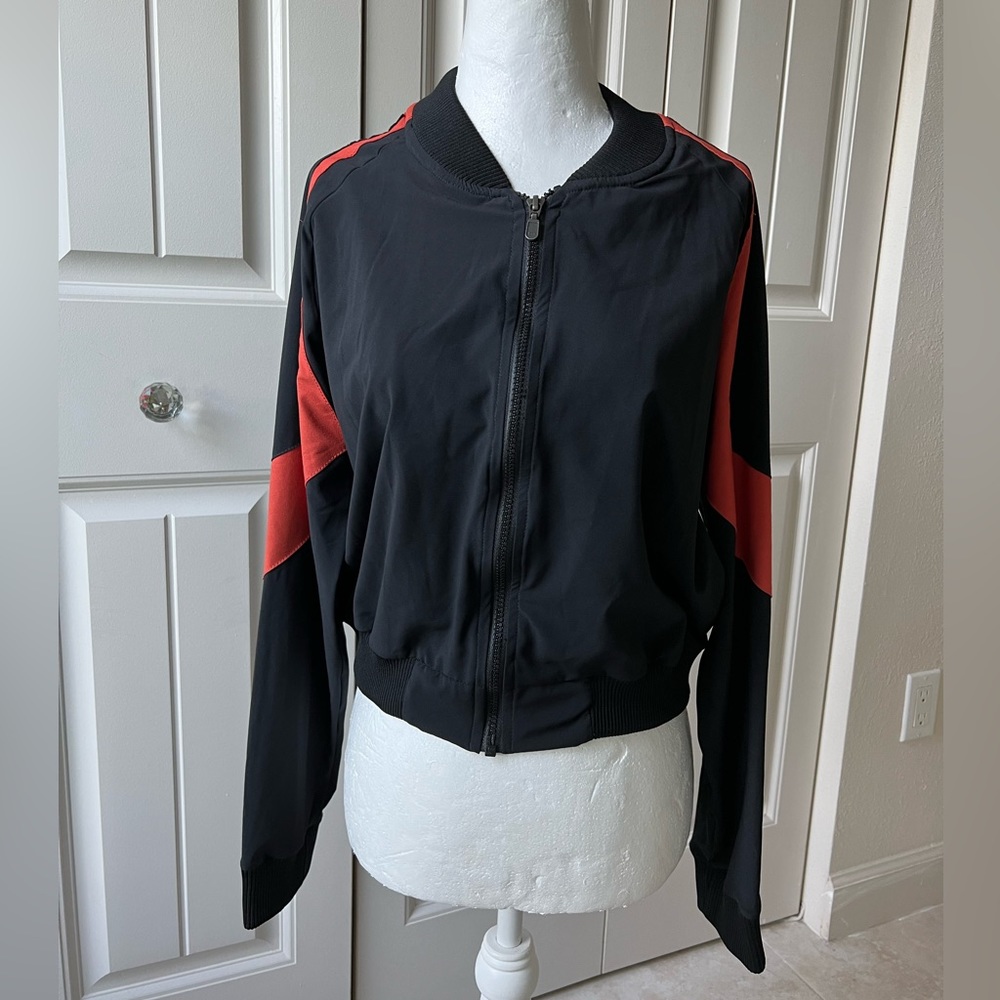 925 Fit NWT Bomber Cropped Workout Jacket Zipper Colombia Boutique Smalle